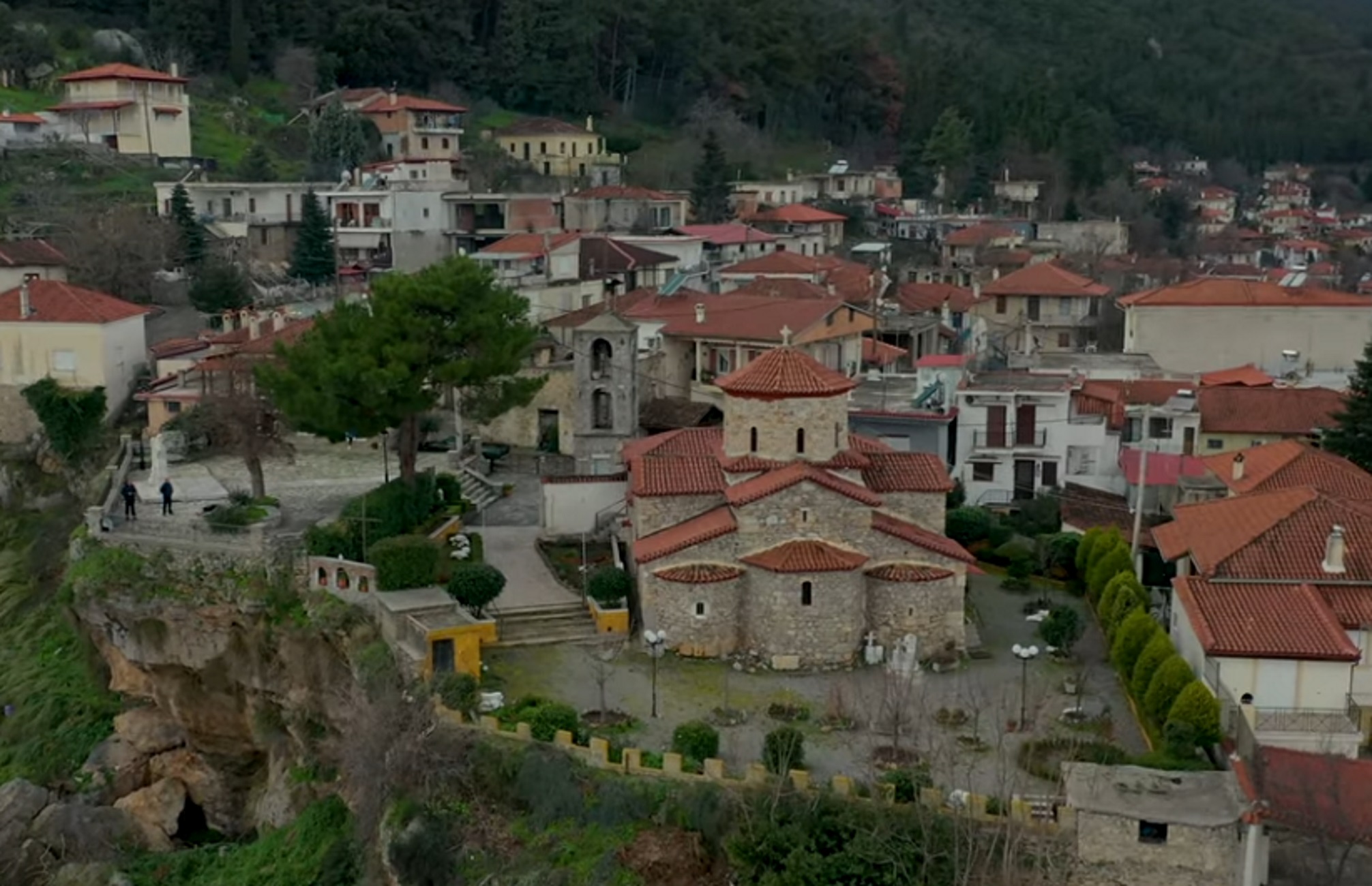 Τιθορέα: Το χωριό που έχει την πιο ξεχωριστή σχέση με τον παλιό ελληνικό κινηματογράφο