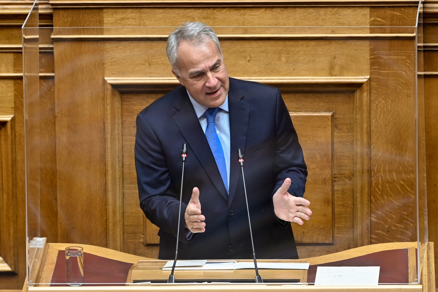 Βουλή: O M.Boρίδης διαψεύδει τα σενάρια περί εμπλοκής της Ρωσίας στις εκλογές
