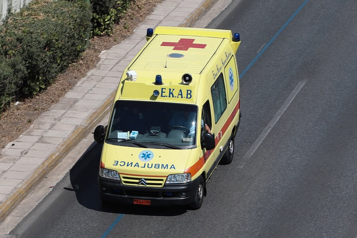 Καραμπόλα 4 αυτοκινήτων στη Λάρισα – Τρεις τραυματίες (φωτό)