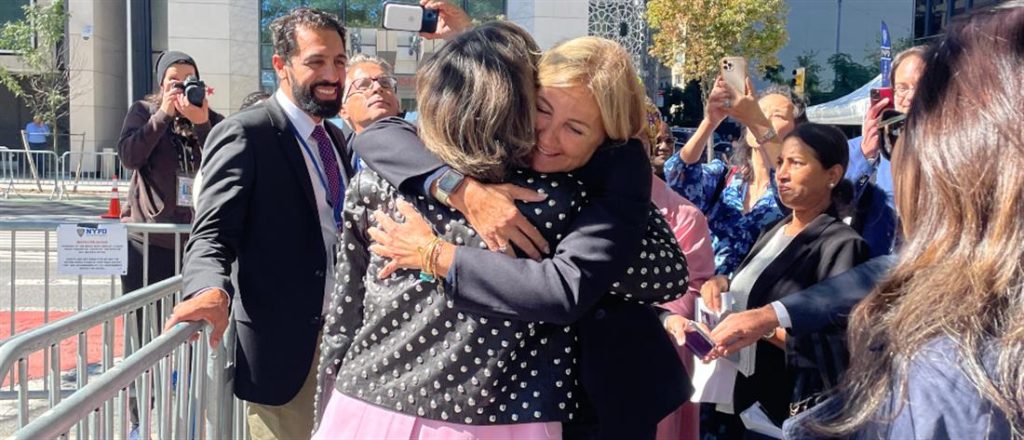 Νέα Υόρκη: Επεισόδιο με Ταλιμπάν κατά της Κριστιάν Αμανπούρ μπροστά στη Μαρέβα Μητσοτάκη