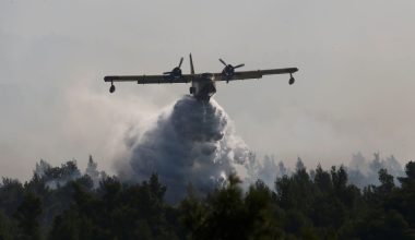 Οριθετήθηκε η φωτιά στη Ναυπακτία – Συνεχίζουν να επιχειρούν ισχυρές δυνάμεις της Πυροσβεστικής