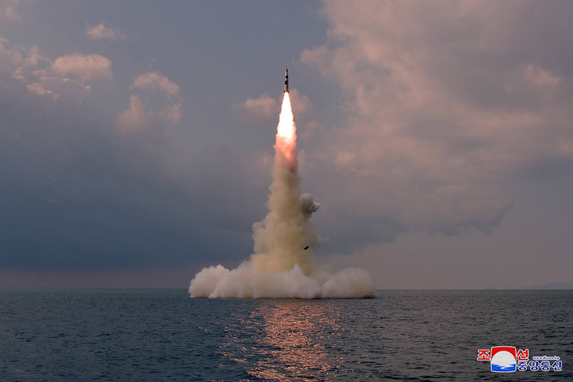 Βόρεια Κορέα: «Θα εκτοξεύσει βαλλιστικό πύραυλο από υποβρύχιο» λέει η Σεούλ
