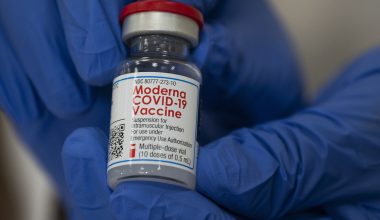 Στα αζήτητα τα εμβόλια κορωνοϊού: Η Ελβετία θα καταστρέψει 10 εκατ. δόσεις του σκευάσματος της Moderna