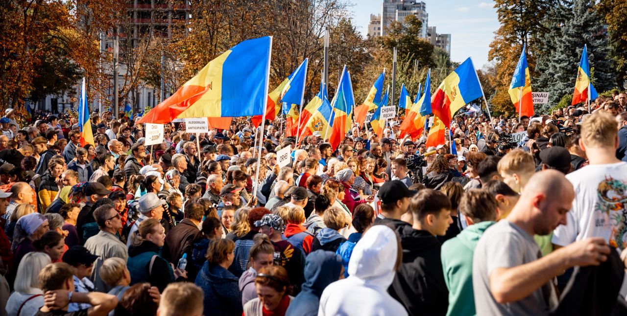 Μολδαβία: Xιλιάδες διαδηλωτές στους δρόμους – Ζητούν την παραίτηση της κυβέρνησης λόγω της ακρίβειας