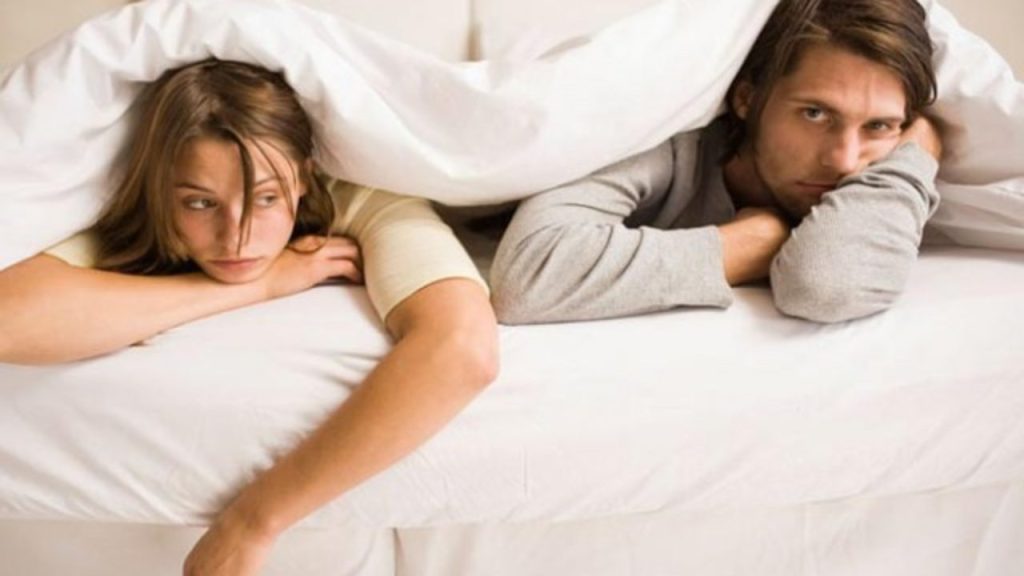 Αποχή από το σεξ: Πώς επηρεάζει την υγεία & πότε πρέπει να ανησυχήσετε