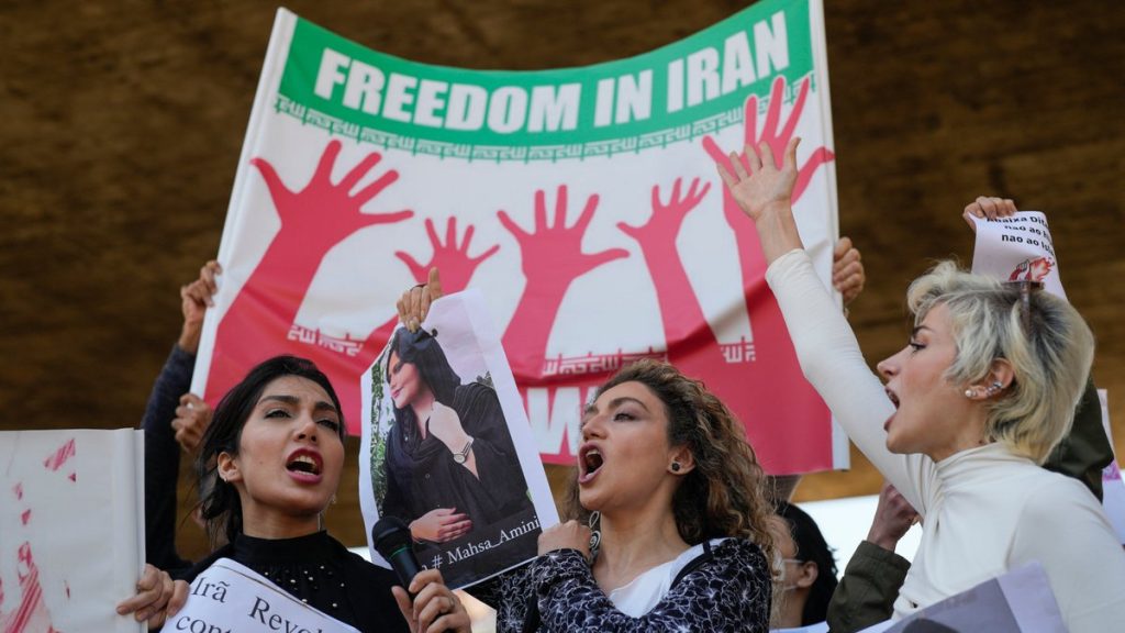 Ιράν: Με «αποφασιστική» αντιμετώπιση των διαδηλώσεων απειλεί ο πρόεδρος της χώρας
