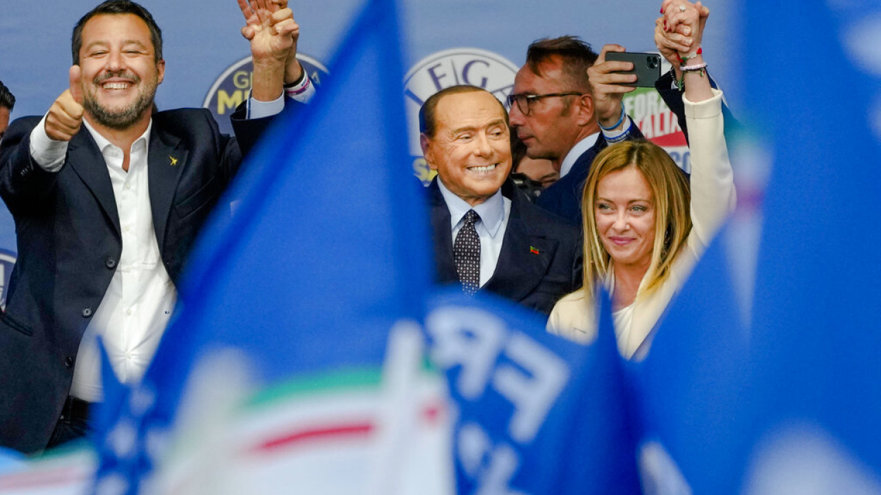 Άνοιξαν οι κάλπες στην Ιταλία: Ο Δεξιός σχηματισμός και η Τ.Μελόνι φαβορί για την κυβέρνηση – Απειλούν οι Βρυξέλλες