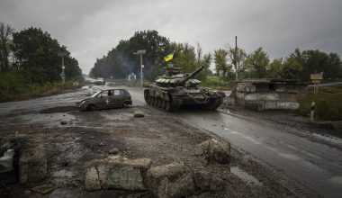 Ουκρανία: «Aπόλυτα απαράδεκτες» oι απειλές της Ρωσίας για την πιθανή χρήση πυρηνικών όπλων