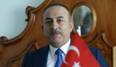 Μ.Τσαβούσογλου: Προσπάθειες της Τουρκίας για τετ-α-τετ Πούτιν – Ζελένσκι για να λήξει ο πόλεμος