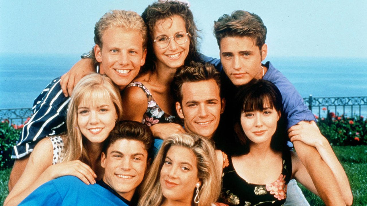 Πώς είναι και τι κάνουν σήμερα οι πρωταγωνιστές από τη σειρά «Beverly Hills 90210» (φωτό)