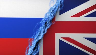 Η Βρετανία ενοχλήθηκε με τα δημοψηφίσματα και βάζει νέες κυρώσεις στη Ρωσία