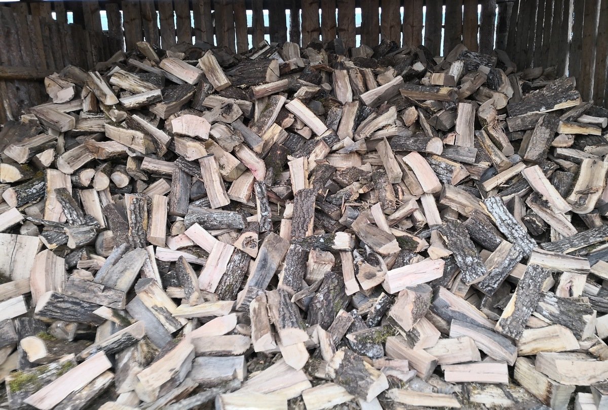 Θεσσαλονίκη: Έκλεψαν 20 τόνους καυσόξυλων που θα δίνονταν δωρεάν σε δικαιούχους