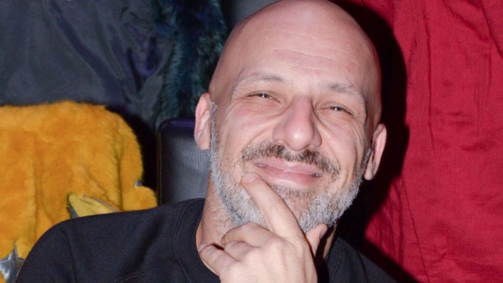 Συνέβη κι αυτό: Ο Ν.Μουτσινάς προκάλεσε τον Κ.Μητσοτάκη να πάει στην εκπομπή του