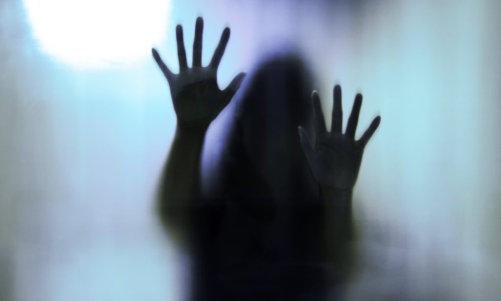 Κρήτη: Συνελήφθη 46χρονος άνδρας που κακοποιούσε σεξουαλικά την 13χρονη θετή του κόρη