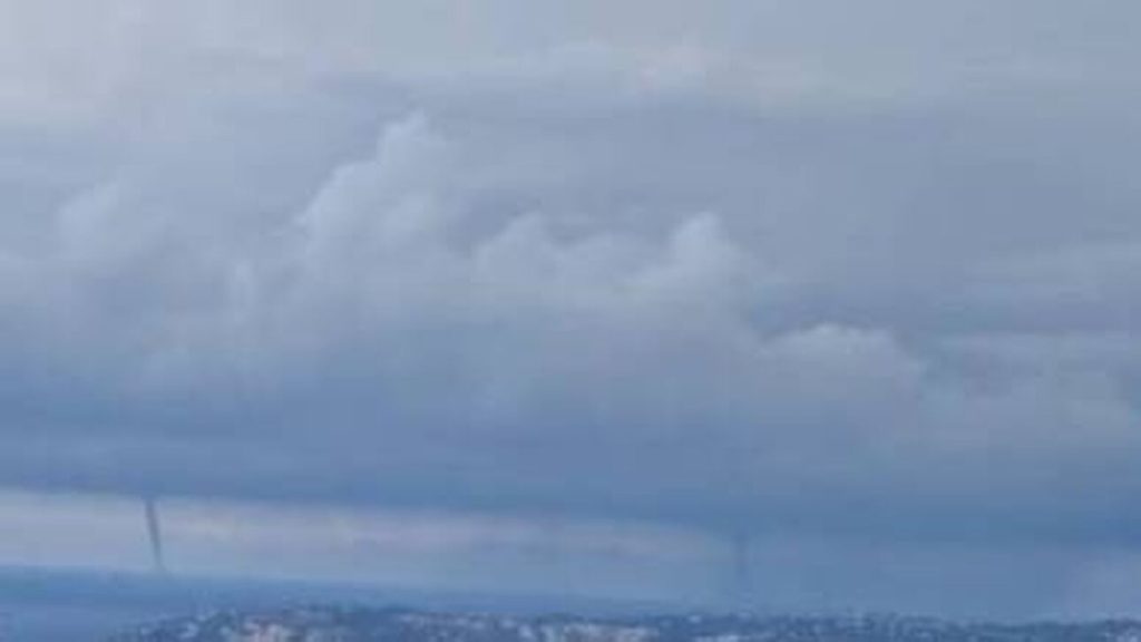 Κεφαλονιά: Κάτοικος κατέγραψε εντυπωσιακή εικόνα με υδροστρόβιλο (βίντεο)