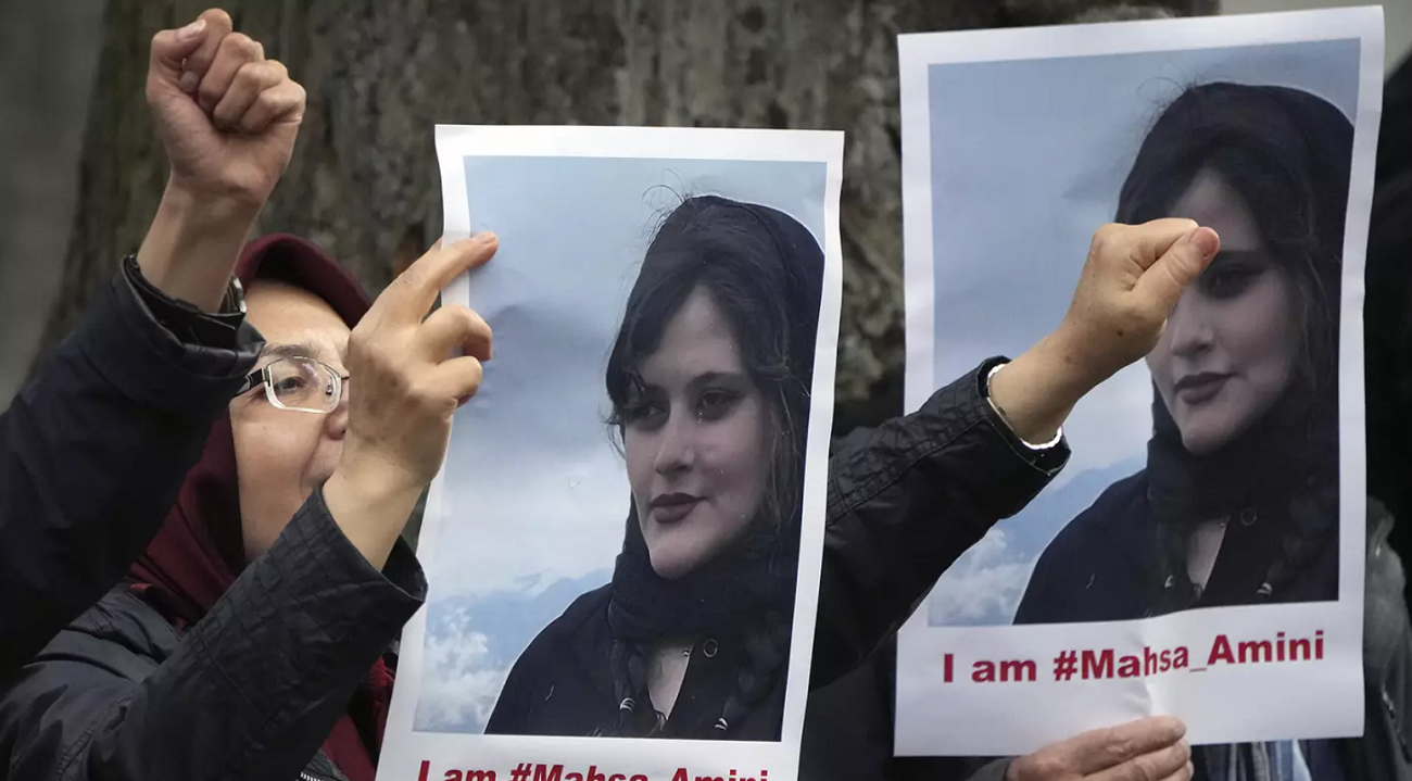 Ιράν: Οι γονείς της M.Αμινί κατέθεσαν μήνυση κατά των αστυνομικών που τη συνέλαβαν