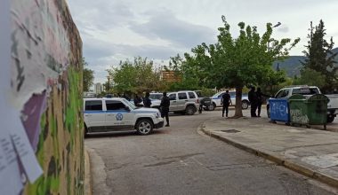 Fake news ότι βρέθηκαν όπλα στην Πολυτεχνειούπολη: Τα όπλα των Αλβανών βρέθηκαν σε μαγαζιά, οικίες κλπ εκτός συγκροτήματος
