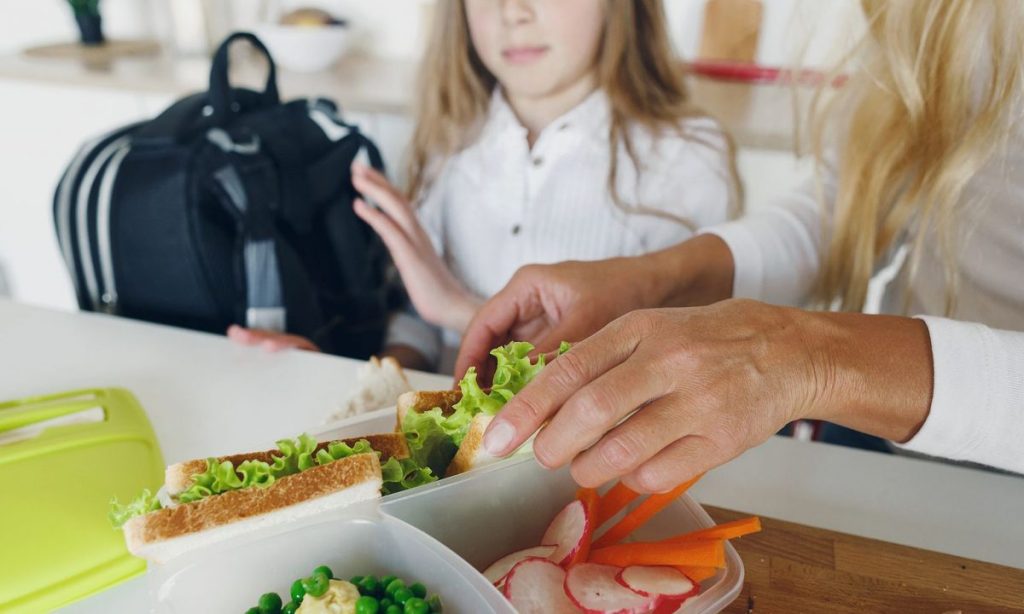 Σχολικά γεύματα: Τη δεύτερη εβδομάδα του Οκτωβρίου αρχίζει η διανομή τους