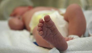 Αμαλιάδα: Βρέφος 8 μηνών κινδύνευσε να πεθάνει από ένα μπαλάκι – Του κόπηκε η αναπνοή