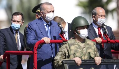 Η Τουρκία «απαντά» στην άρση του αμερικανικού εμπάργκο στην Κύπρο: «Θα στείλουμε περισσότερο στρατό και όπλα στο νησί»