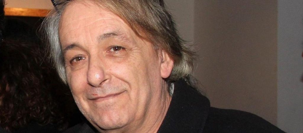 Ανατριχιάζει η εξομολόγηση του Α.Μικρούτσικου: «Όταν πέθανε, είχα την τέφρα της στο σπίτι»