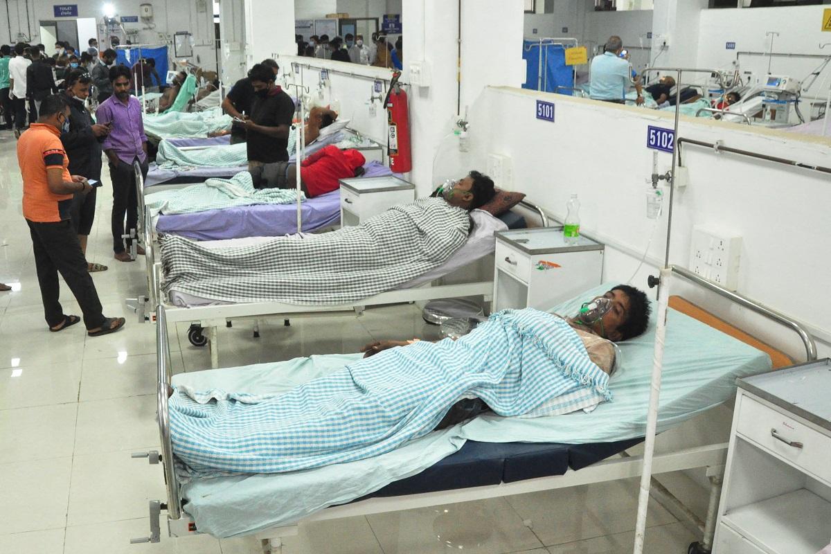 Ινδία: Στο νοσοκομείο δεκάδες άνθρωποι από διαρροή τοξικού αερίου