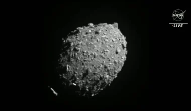 DART: H εντυπωσιακή πρόσκρουση στον αστεροειδή Δίμορφο – Οι εικόνες από δυο τηλεσκόπια