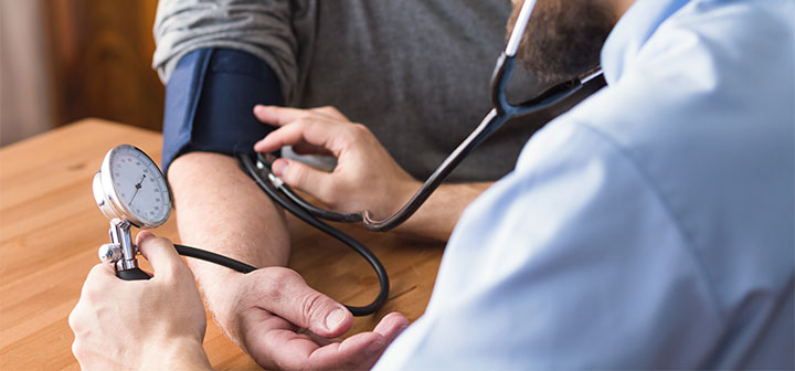 Πότε είναι η αρτηριακή πίεση φυσιολογική και πότε αρχίζει η υπέρταση – Ποια όρια είναι απειλητικά για τη ζωή