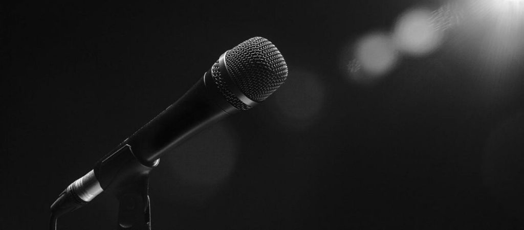 «Ασυγκράτητος» Έλληνας τραγουδιστής έχει κάνει σεξ με την σύντροφό του στο τελεφερίκ της Πάρνηθας