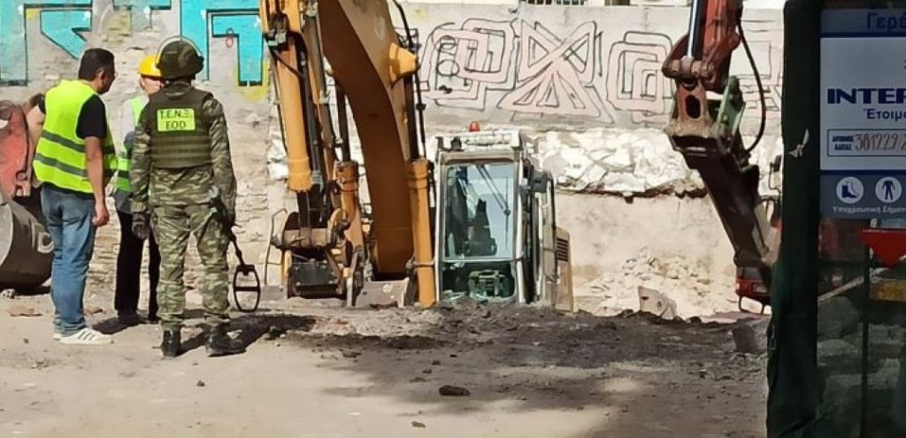 Θεσσαλονίκη: Πάνω από 23 οβίδες βρέθηκαν σε εργοτάξιο – Οι έξι ήταν σε κιβώτιο με ναζιστικά σύμβολα