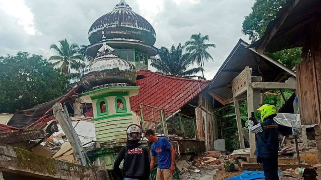 Ινδονησία: Σεισμός 5,8 βαθμών στη βόρεια Σουμάτρα – Ένας νεκρός και υλικές ζημιές