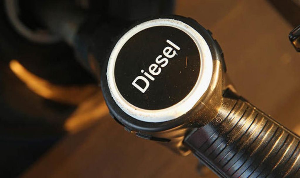 Τρέλα: Από αύριο το πετρέλαιο κίνησης ακριβότερο από την βενζίνη! – Καταστρέφονται από την κυβέρνηση δεκάδες χιλιάδες επαγγελματίες