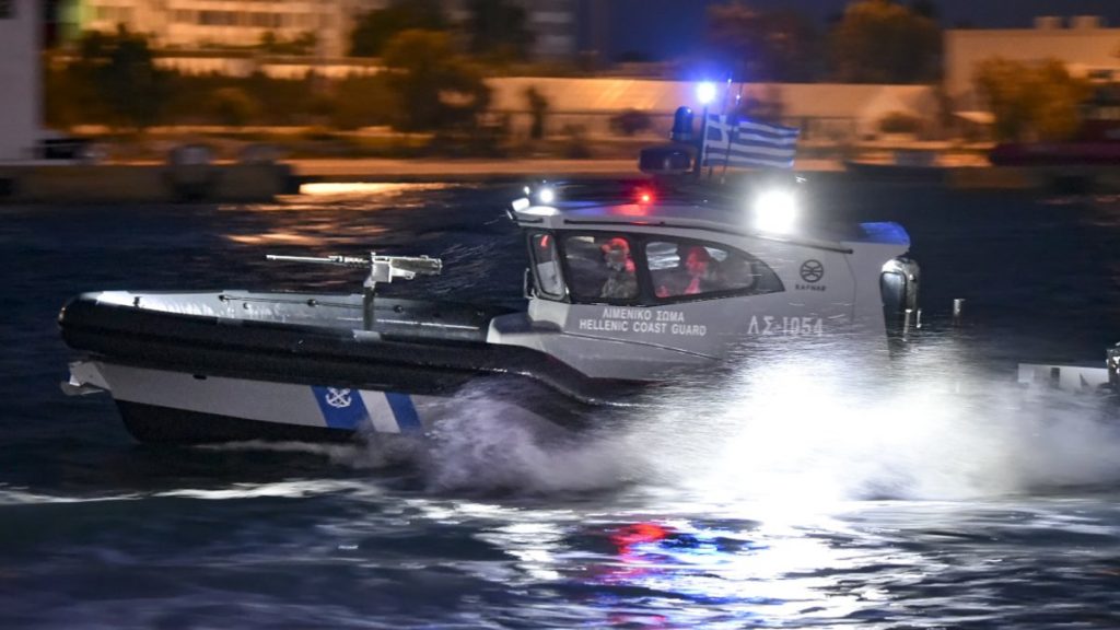 Σε εξέλιξη επιχείρηση διάσωσης 48 παράνομων μεταναστών ανοιχτά της Κεφαλονιάς