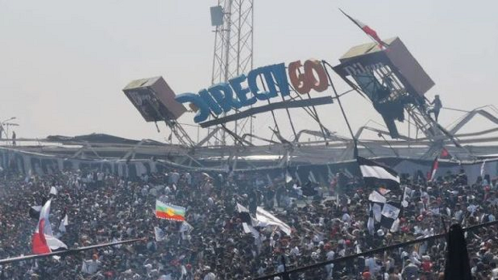Χιλή: Σοκαριστικές εικόνες στο «Μονουμεντάλ» – Κατέρρευσε κερκίδα γεμάτη οπαδούς
