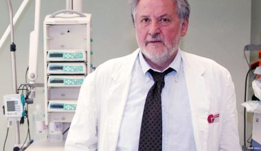 Στροφή 180ο – Ο πρώην «σκληρός των εμβολίων» Ν.Καπραβέλος τώρα στηρίζει τους ανεμβολίαστους
