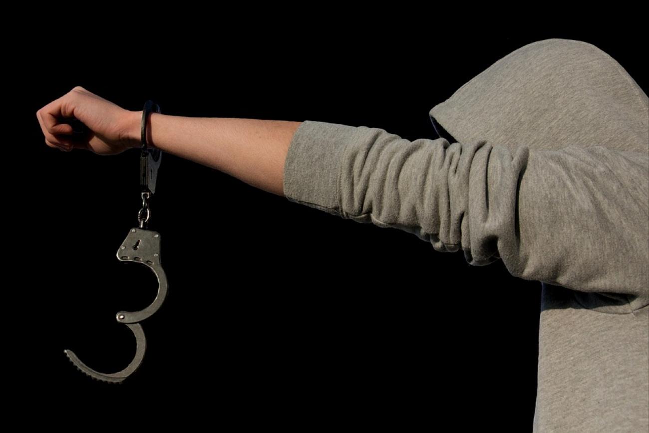 Έξαρση της εγκληματικότητας ανηλίκων στην Πάτρα: Σύλληψη 13χρονου & 14χρονου για ληστεία