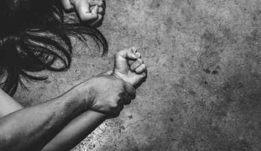 Φρίκη για 38χρονη στην Νέα Ιωνία: 58χρονος την κρατούσε αλυσοδεμένη & τη βίαζε επί πέντε μέρες