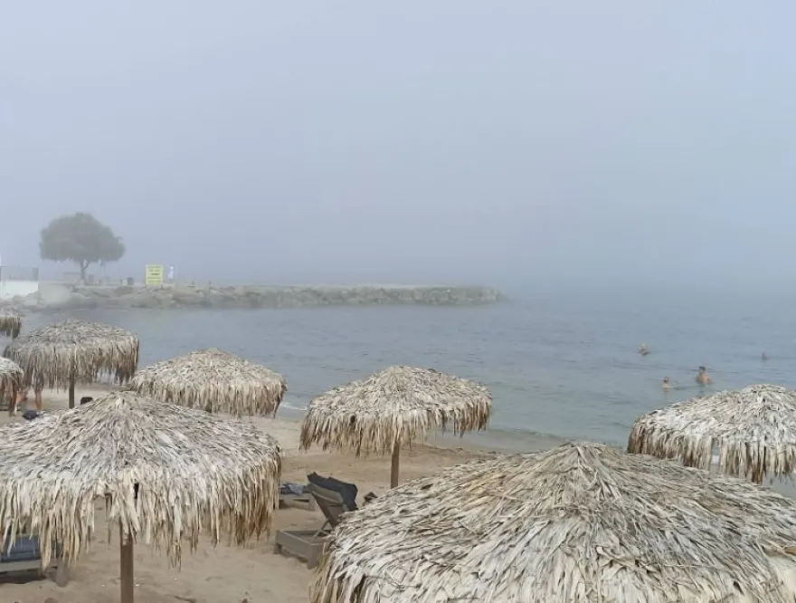 Κρήτη: Πυκνή ομίχλη… εξαφάνισε βουνά και θάλασσα στη Χερσόνησο (βίντεο)