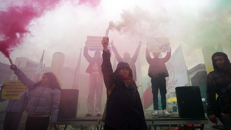 Τουρκία: Μεγάλες διαδηλώσεις κατά του καθεστώτος της Τεχεράνης
