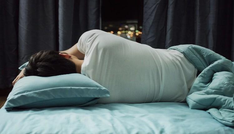 Αϋπνία: Το εύκολο κόλπο για να κερδίσουμε μια επιπλέον ώρα ύπνου