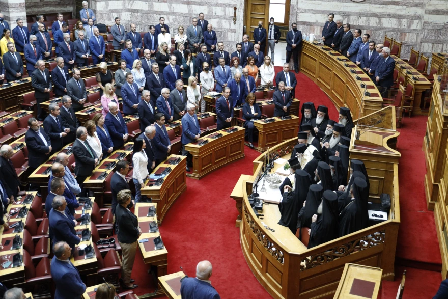Αγιασμός στη Βουλή για τη νέα περίοδο – Ποιοι απουσιάζαν; (φωτο)