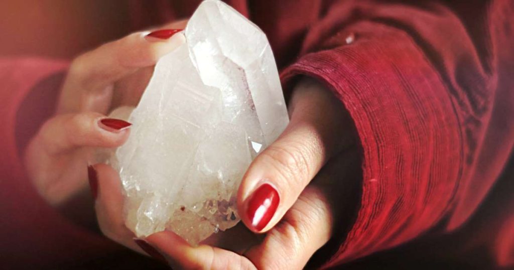 Αυτός είναι ο λόγος που τα ορυκτά είναι η επόμενη μεγάλη τάση στην περιποίηση του δέρματος