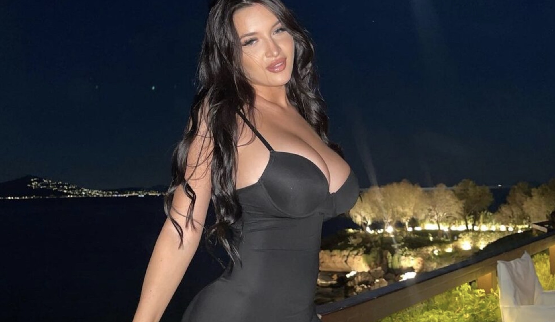 Love Island: Η «καυτή» Κλαούντια Πένκα «κολάζει» τους πάντες με τις καμπύλες της (φωτο)