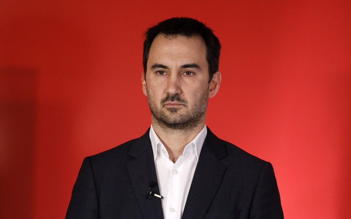 Α.Χαρίτσης: «“Επιτυχία” Μητσοτάκη ότι το πετρέλαιο κίνησης ξεπερνά πλέον σε τιμή την βενζίνη»