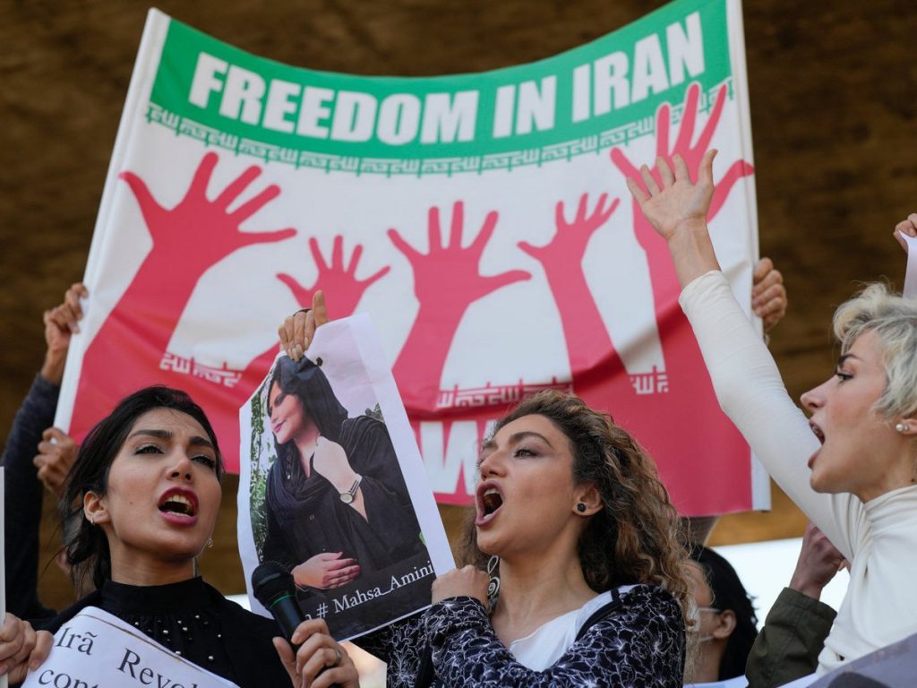 30χρονη Ιταλίδα πήγε να γιορτάσει τα γενέθλιά της στην Τεχεράνη και συνελήφθη