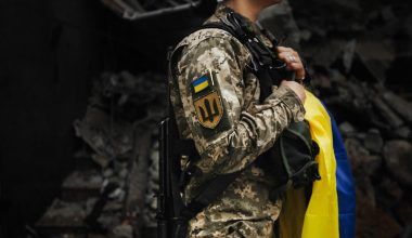Spiegel: «Η ΕΕ θα αναλάβει την εκπαίδευση έως και 15.000 Ουκρανών στρατιωτών»