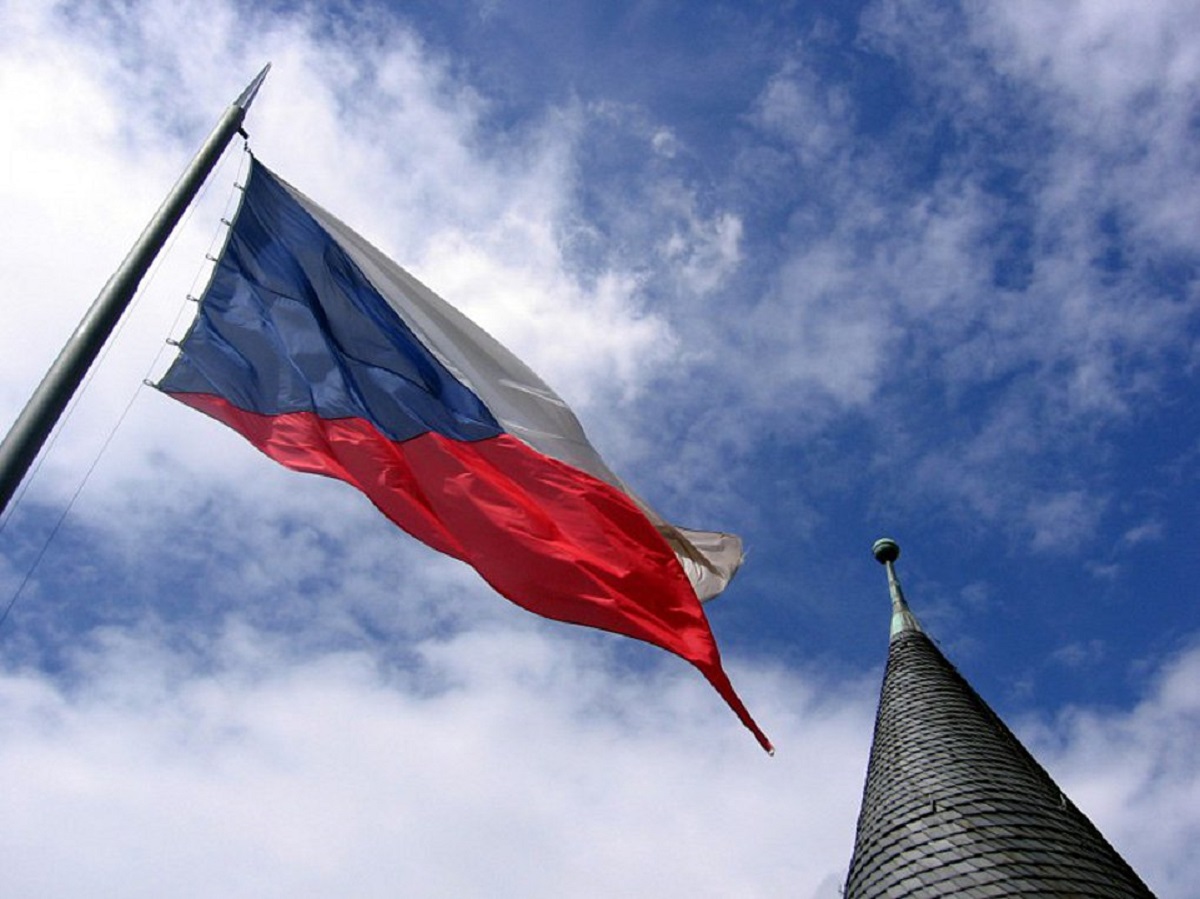 Η κυβέρνηση της Τσεχίας καλεί τους πολίτες της να εγκαταλείψουν τη Ρωσία