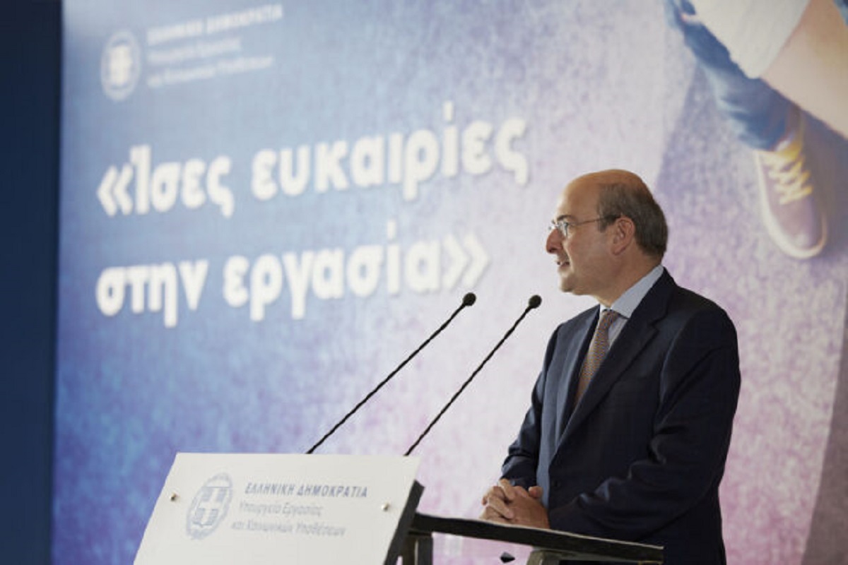 Οργή πολιτών στο Twitter για την «αστυνομία ανέργων» – «Tιμωρούν τους ανέργους αυτοί που δεν δούλεψαν ποτέ»