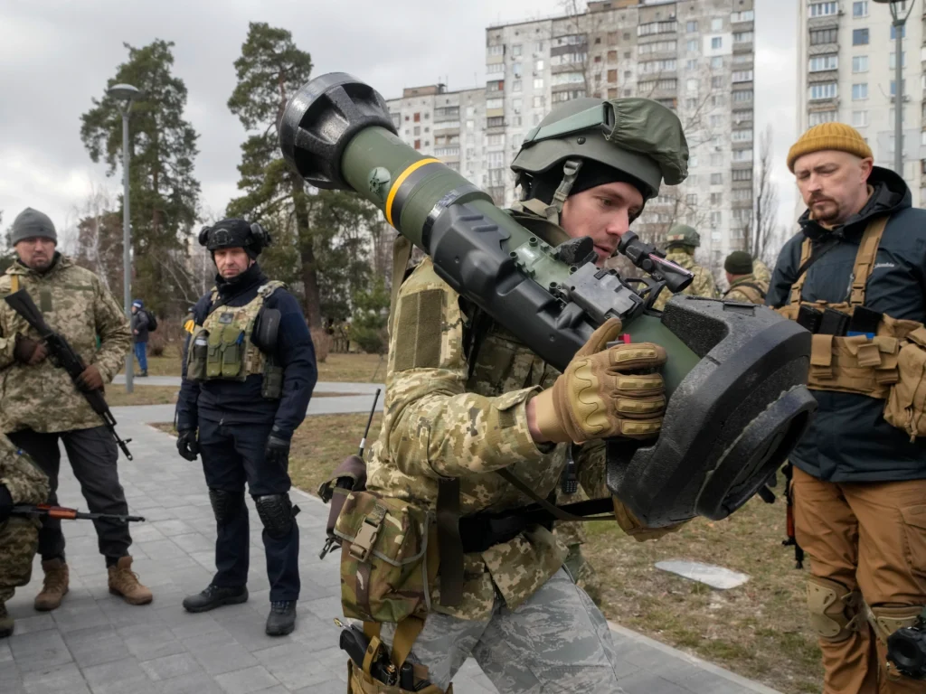 Βίντεο: «Ουκρανοί» που μιλούν… αγγλικά χτυπούν ρωσικές θέσεις με αντιαρματικό