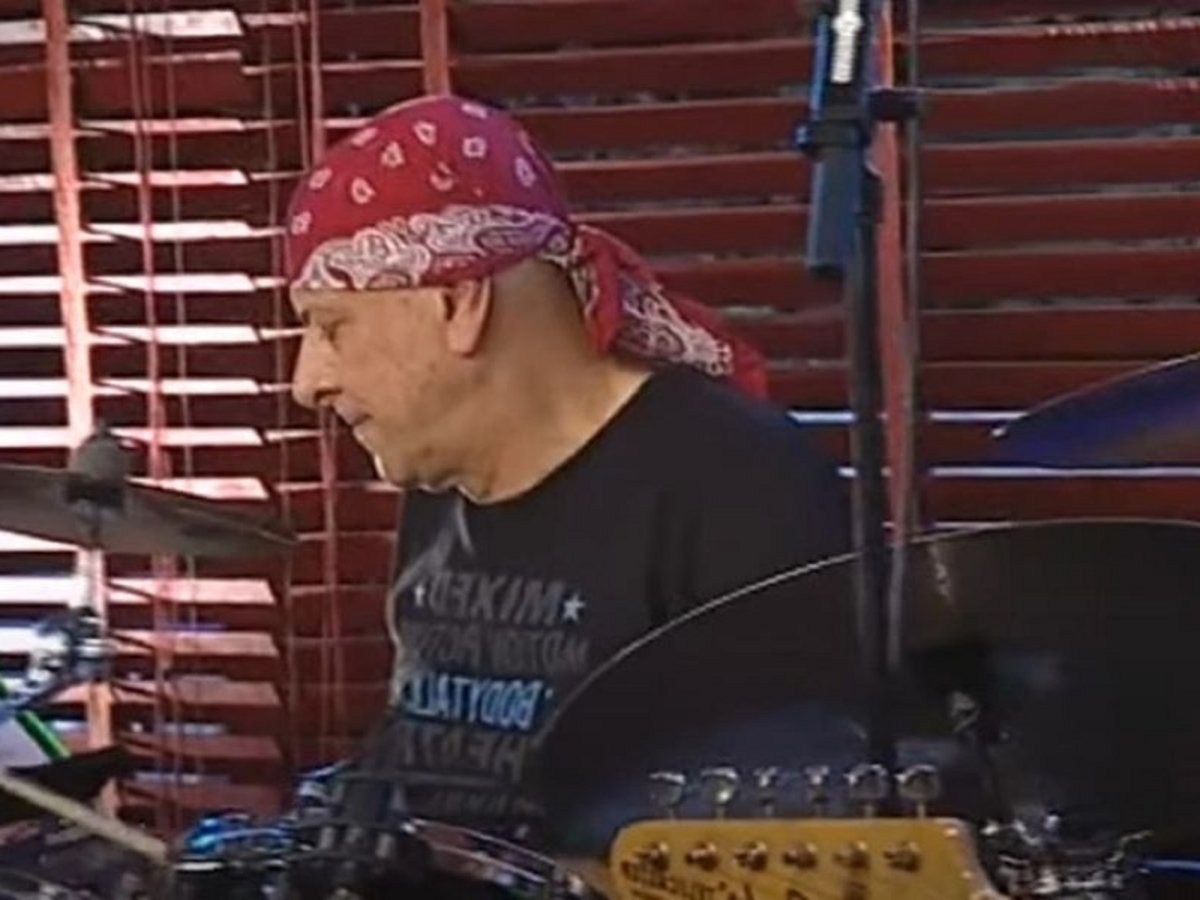 Γ.Γιαννόπουλος: Διεκόπη η δίκη του ντράμερ που κατηγορείται για ασέλγεια σε ανήλικες